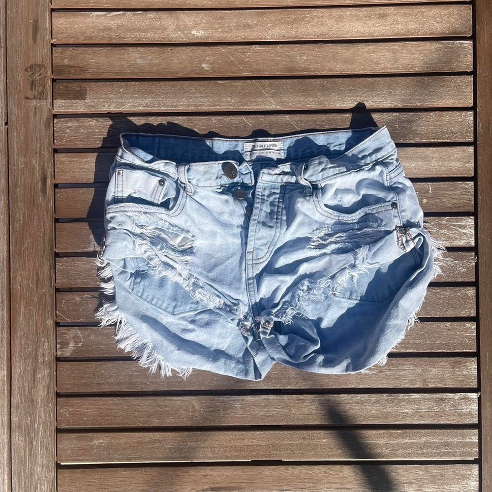 ONE X ONETEASPOON shorts (true to size) #oneteaspoon #distressed